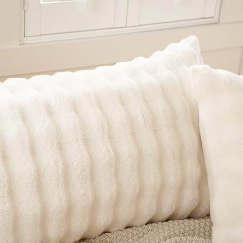 Set of 2 Faux Fur Pillowcases, Luxury Bubble Waffle Carved Plush King Size - Image 6