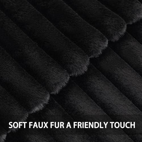Aegero Pack of 2 Faux Fur Christmas Throw Pillow Covers 18x18 Inch - Image 2