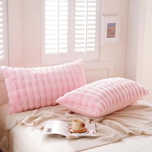 Set of 2 Faux Fur Pillowcases, Luxury Bubble Waffle Carved Plush Standard Size - Image 2
