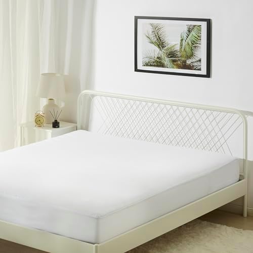 Amazon Basics Zippered Waterproof Mattress Encasement by AmazonBasics