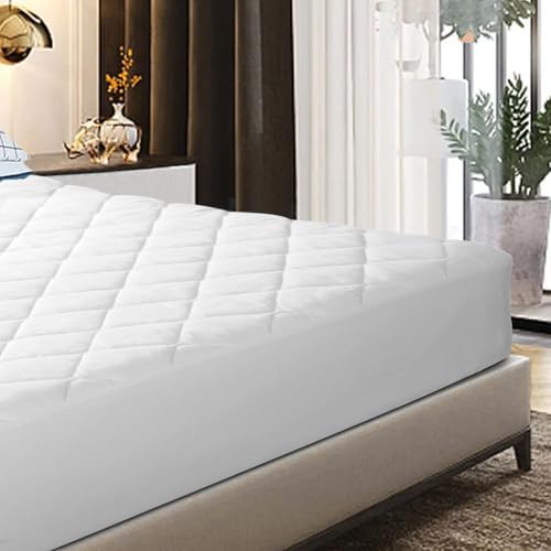 EIUE Quilted Mattress Pad by EIUE