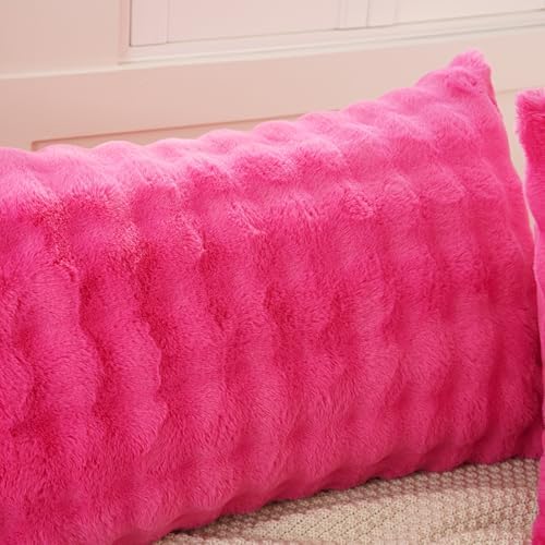 Set of 2 Faux Fur Pillowcases, Luxury Bubble Waffle Carved Plush King Size - Image 6