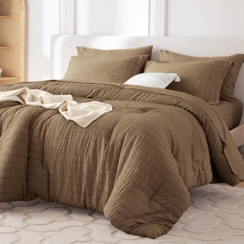 MUXHOMO 7 Pieces Oversized Queen Comforter Set, Seersucker Bed in a Bag by MUXHOMO