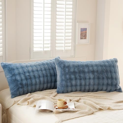 Set of 2 Faux Fur Pillowcases, Luxury Bubble Waffle Carved Plush King Size - Image 4