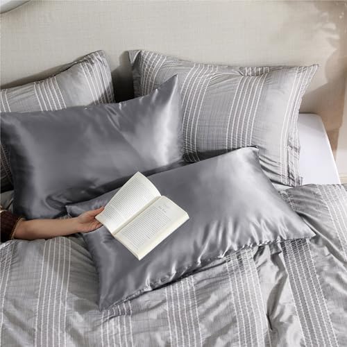 Bedsure Satin Pillowcase with Zipper, Similar to Silk Pillow Cases 2 Pack - Image 5