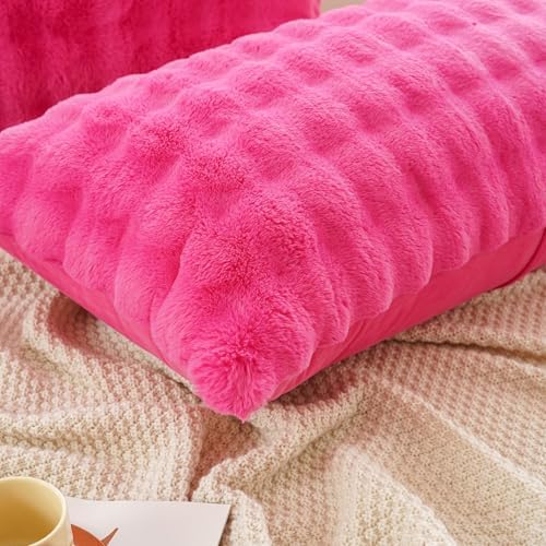 Set of 2 Faux Fur Pillowcases, Luxury Bubble Waffle Carved Plush King Size - Image 5
