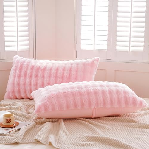 Set of 2 Faux Fur Pillowcases, Luxury Bubble Waffle Carved Plush Standard Size - Image 3