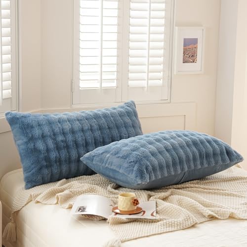 Set of 2 Faux Fur Pillowcases, Luxury Bubble Waffle Carved Plush King Size - Image 2