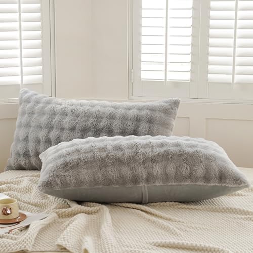 Set of 2 Faux Fur Pillowcases, Luxury Bubble Waffle Carved Plush Standard Size - Image 3