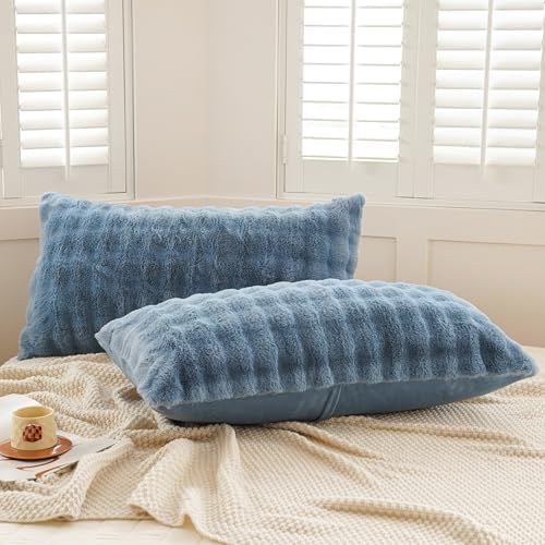 Set of 2 Faux Fur Pillowcases, Luxury Bubble Waffle Carved Plush Standard Size - Image 3