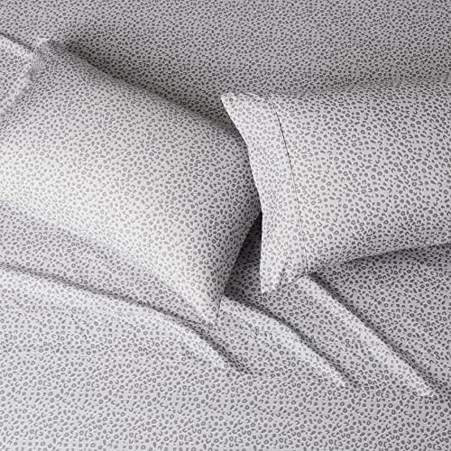 Amazon Basics Lightweight Breathable Microfiber 4 Piece Bed Sheet Set - Image 3